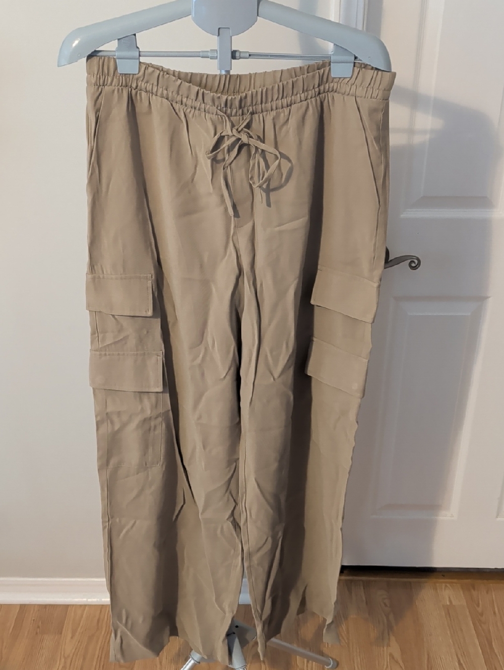 Women's Cargo Drawstring Pants - Taupe